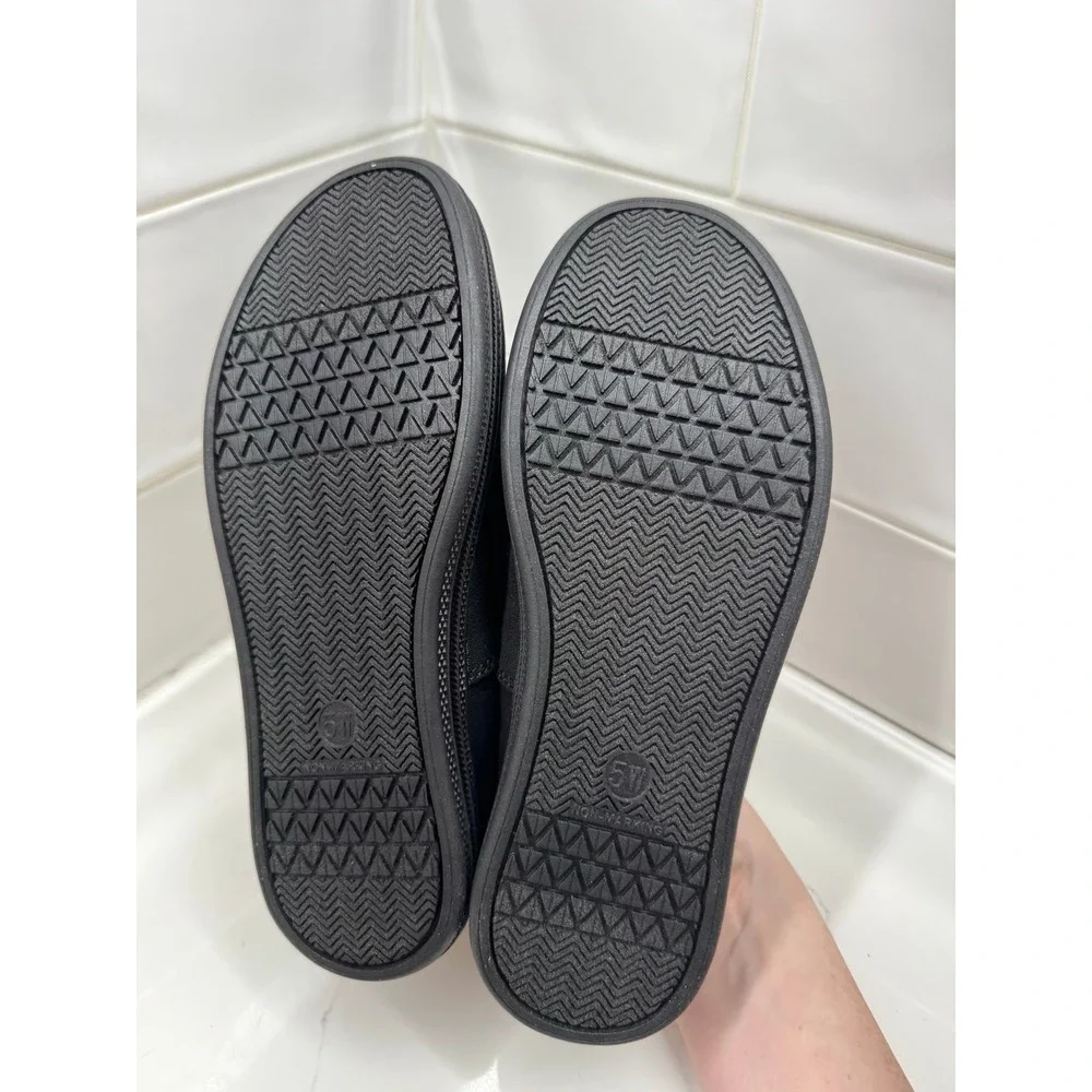 Universal thread Shoes Womens 5W Casual Flats Sneakers‎ Black